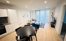 Spacious Modern 1 Bed Apartment.