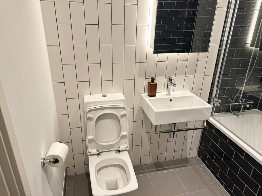 Spacious Modern 1 Bed Apartment. London Exterior photo