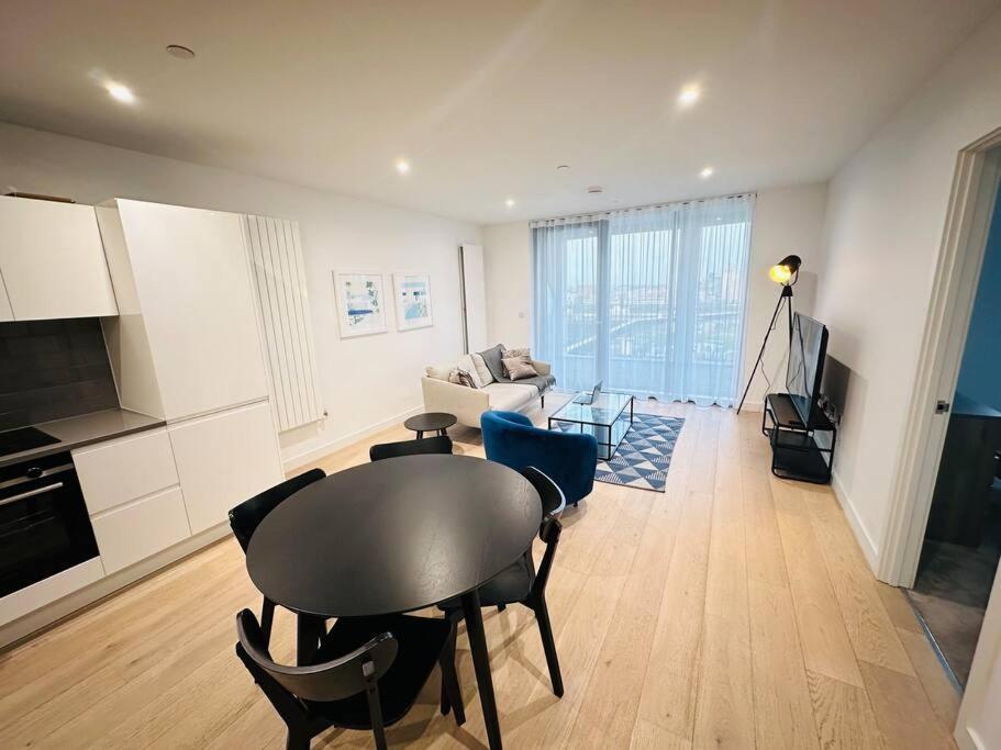 Spacious Modern 1 Bed Apartment. London Exterior photo